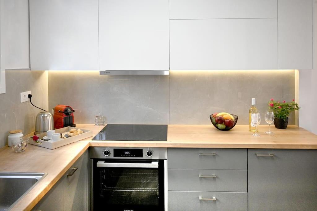 Marie'S Luxury City Center Apartment Heraklion  ภายนอก รูปภาพ